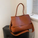 WIDE-BAND COMMUTER SHOULDER TOTE BAG - Light Brown